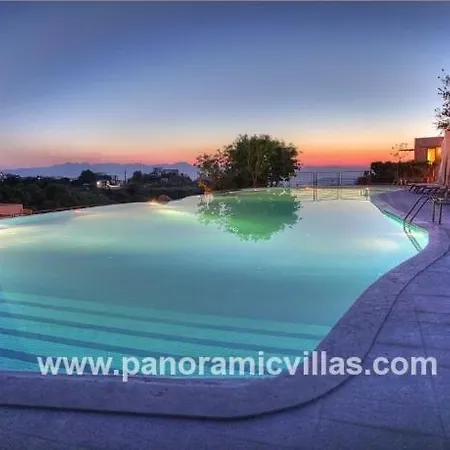 Sleeps 10 Pool Air Con Wifi